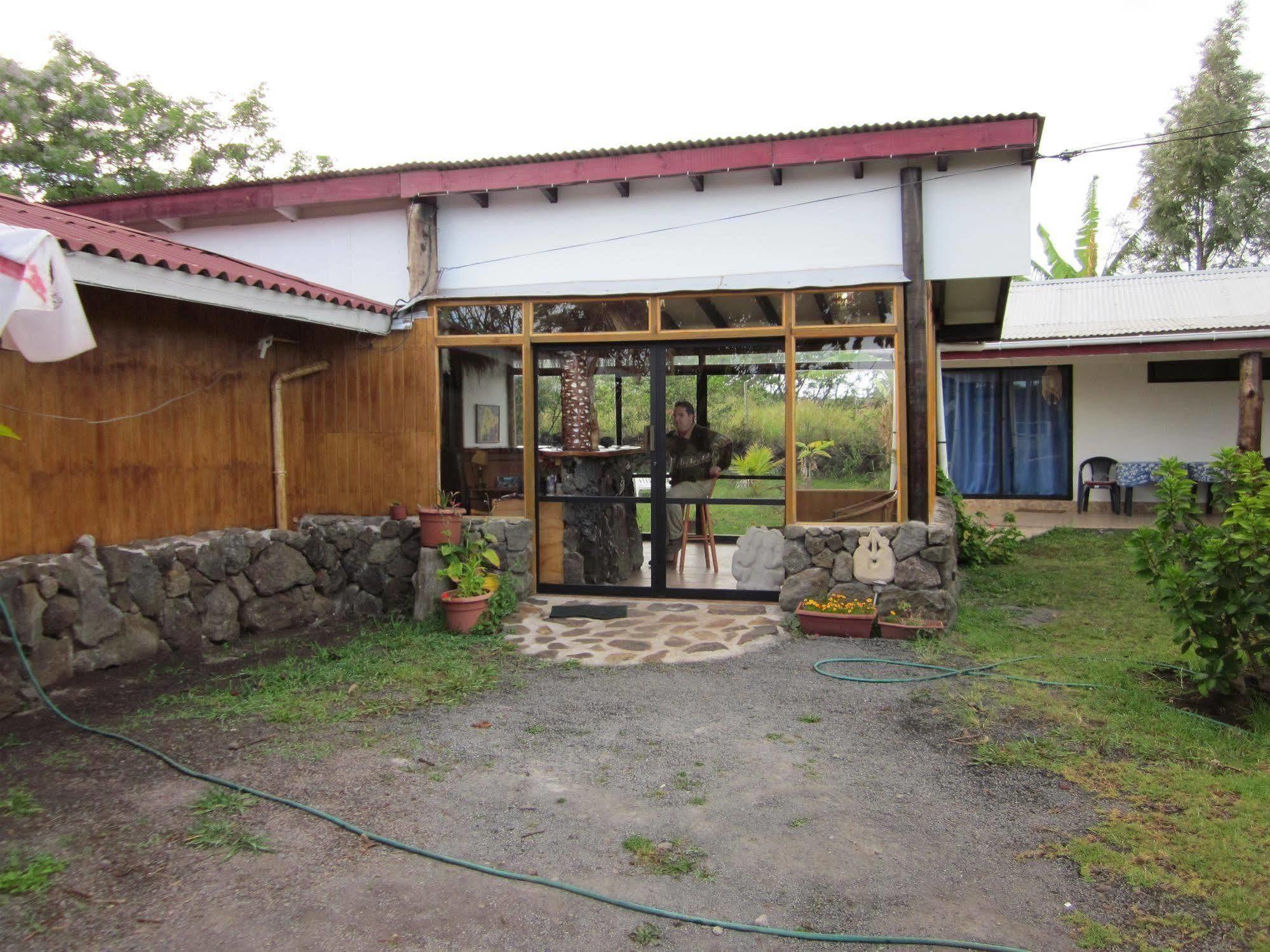 Hotel Atavai Hanga Roa Esterno foto