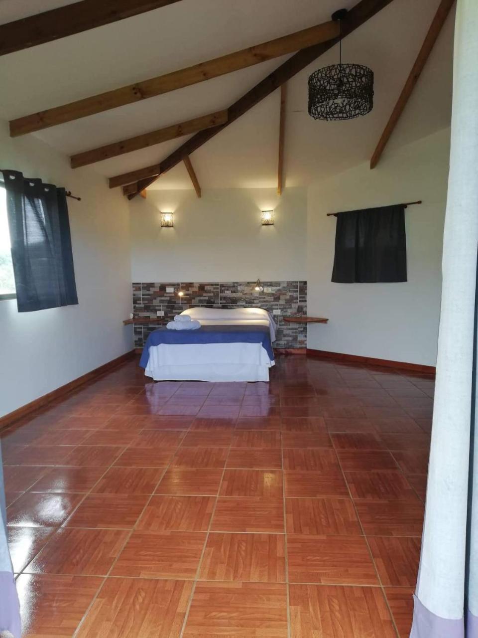 Hotel Atavai Hanga Roa Esterno foto